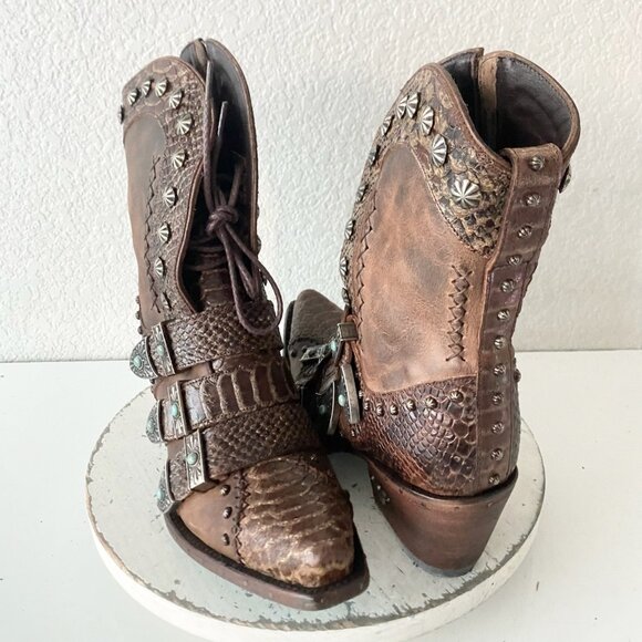 Lane SHOWDOWN Womens Cowboy Boots 9.5 Brown Western Cowgirl Pointed Toe Bootie - Picture 1 of 11